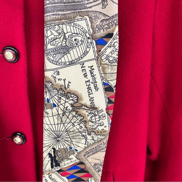 Red tailored vintage wool peacoat with matching scarf. Aprox size Medium - Picture 7 of 11